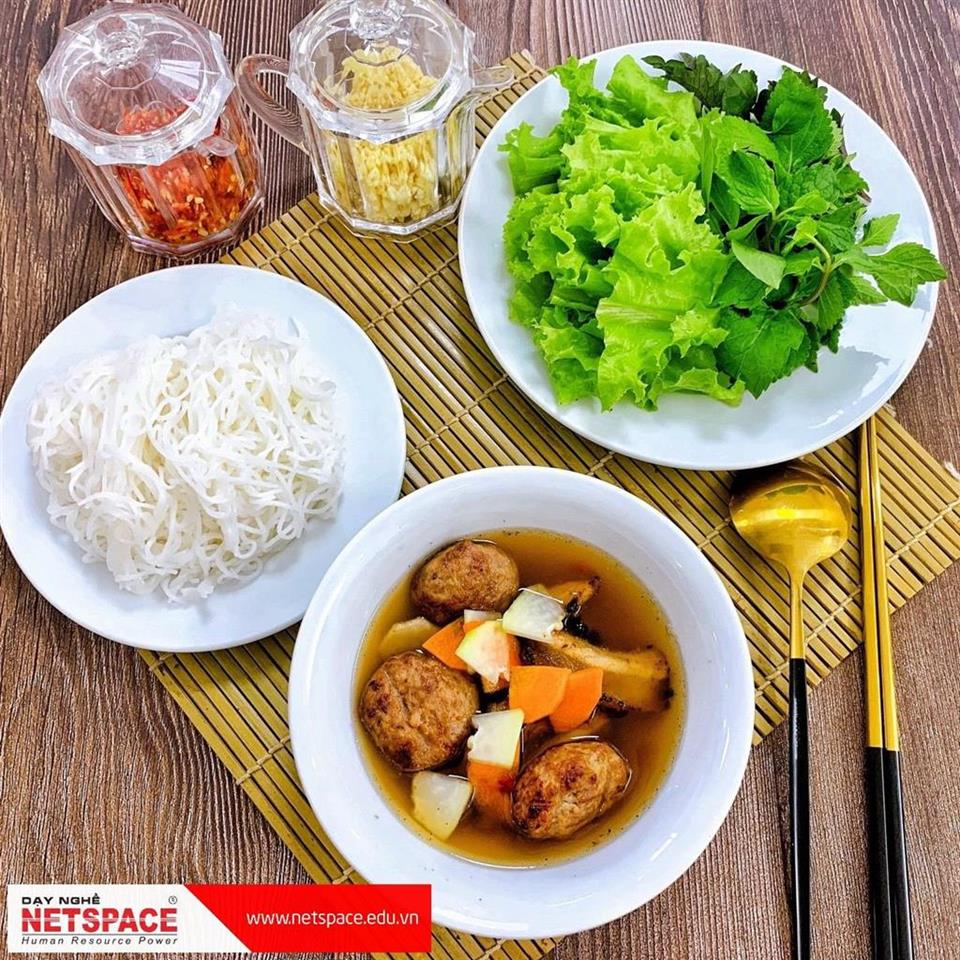 Học bí quyết làm Bún chả Hà Nội