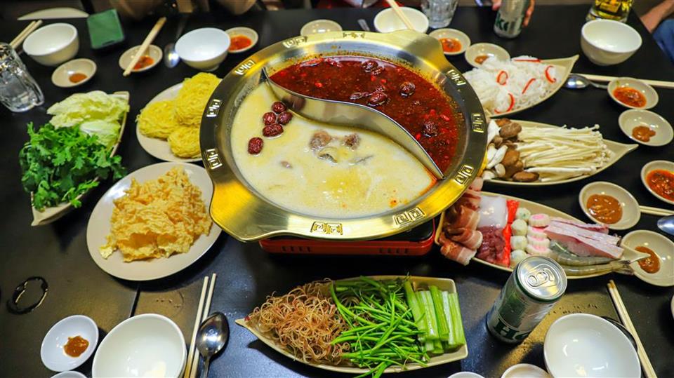 Học bí quyết kinh doanh lẩu tại bàn