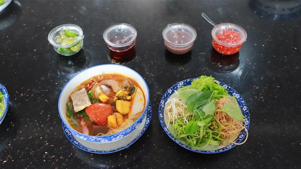 Học bí quyết nấu Bún Riêu Cua Ốc