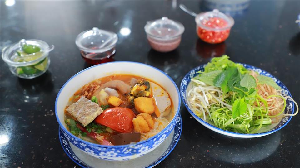Học bí quyết nấu Bún Riêu Cua Ốc