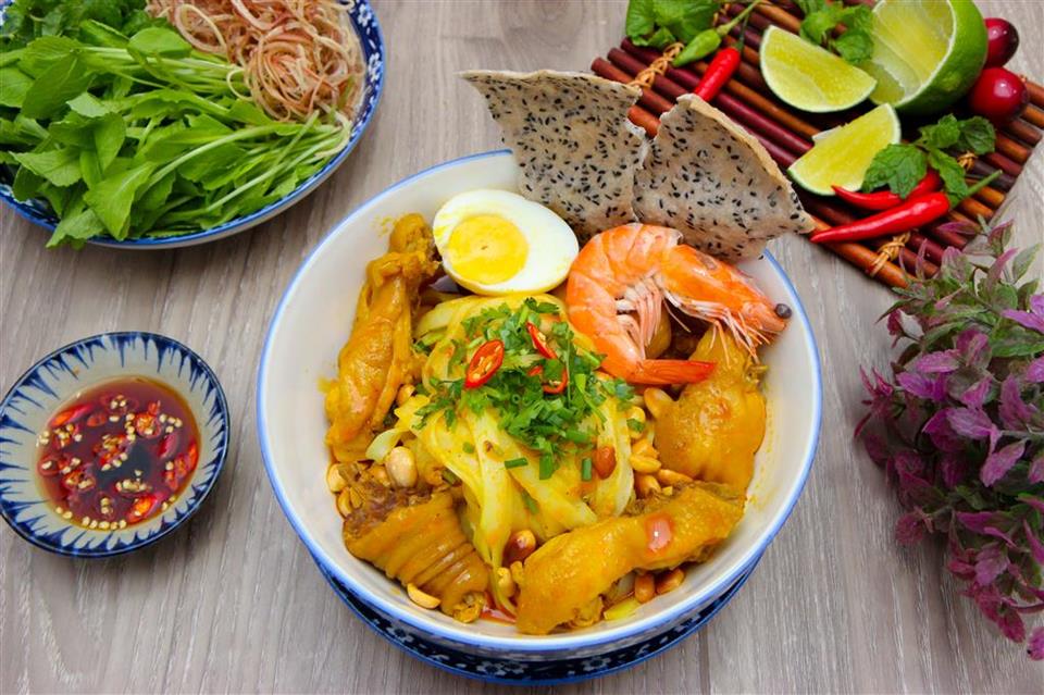 Học bí quyết nấu Mì Quảng
