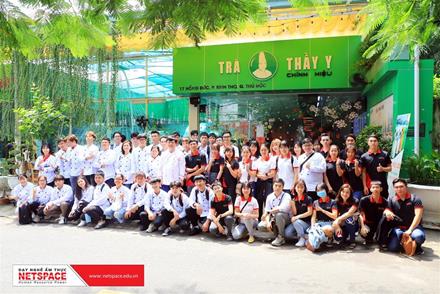 Học viên tham quan mô hình quán Trà Thầy Y
