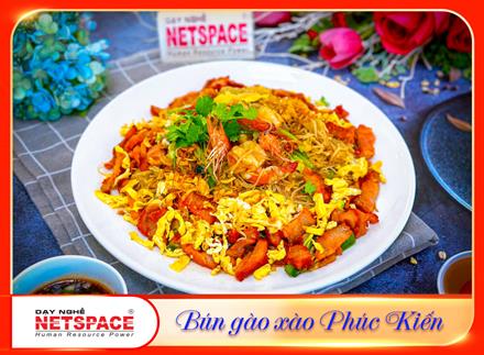 Netspace-hoc-nau-an-bep-hoa-3-bun-gao-xao-phuc-kien-2