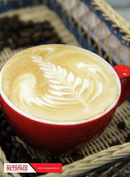 Kỹ năng tạo hình cà phê Ý 2 (Latte art): Lá phong