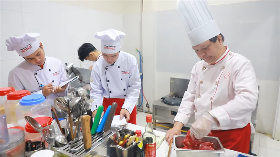 Giới thiệu Thầy Y
