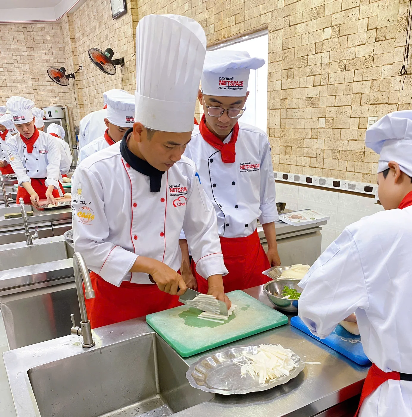 Hình ảnh Buổi 1 - Kỹ năng cắt thái 4