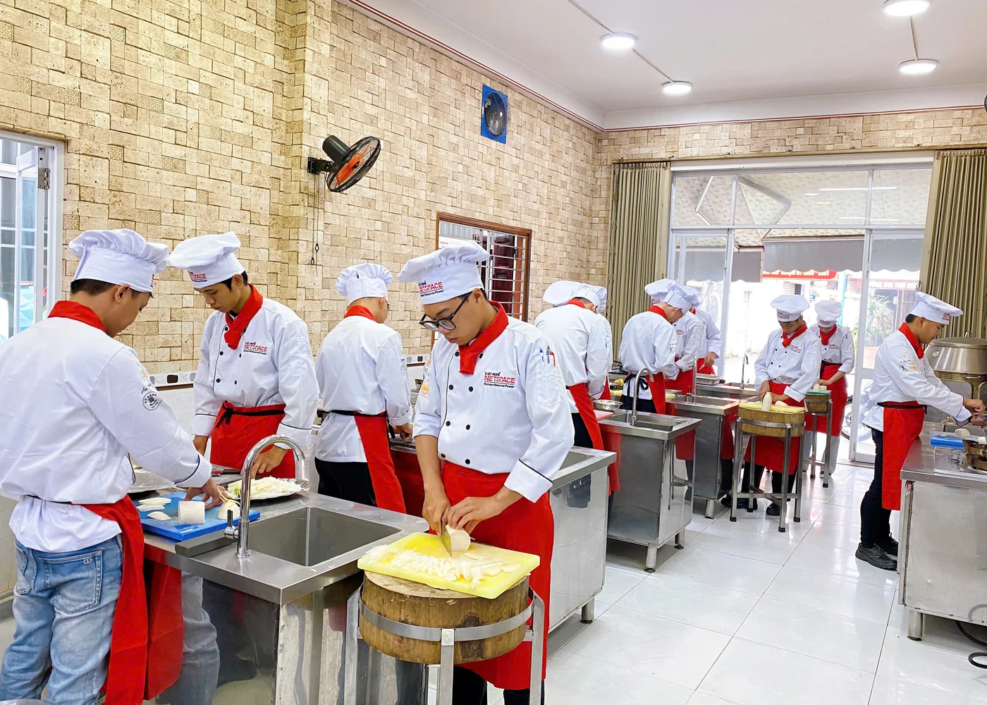 Hình ảnh Buổi 1 - Kỹ năng cắt thái 5
