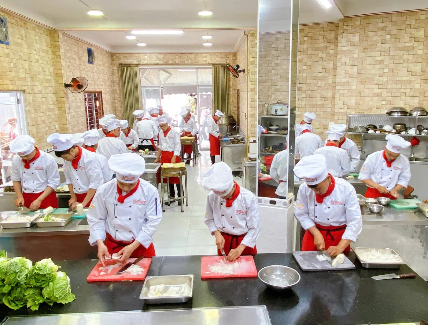 Hình ảnh Buổi 1 - Kỹ năng cắt thái 8