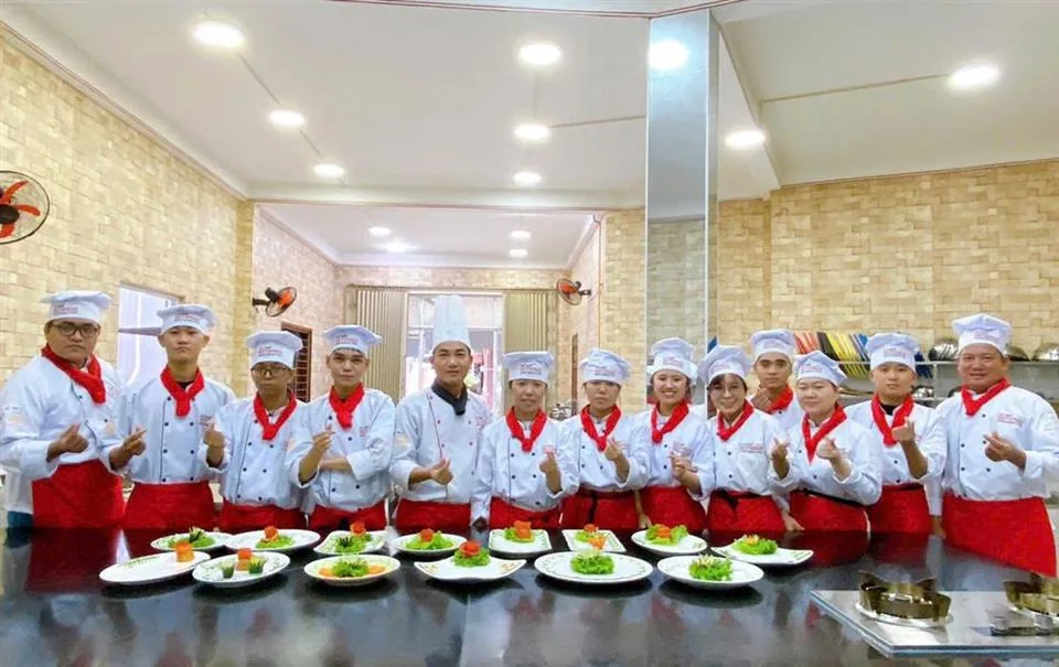 Lớp học thực hành nấu ăn