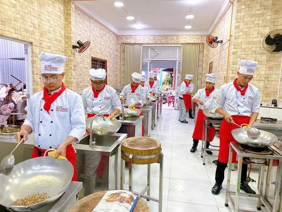 Không gian bếp thực hành
